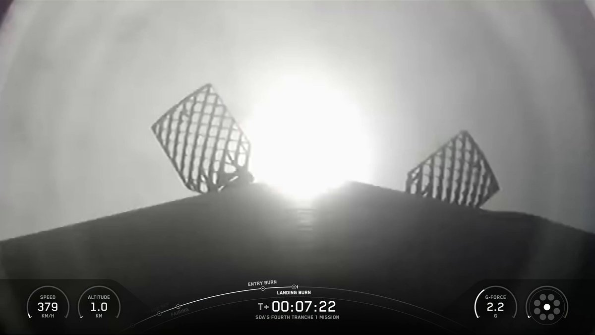 Falcon 9 lands on LZ-4