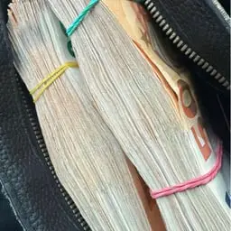 MONEYY